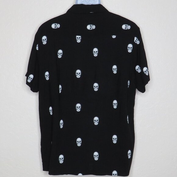 Denim & Flower* Men's Short Sleeve Button Down Straight Hem Skulls Shirt~ Large - Picture 2 of 11